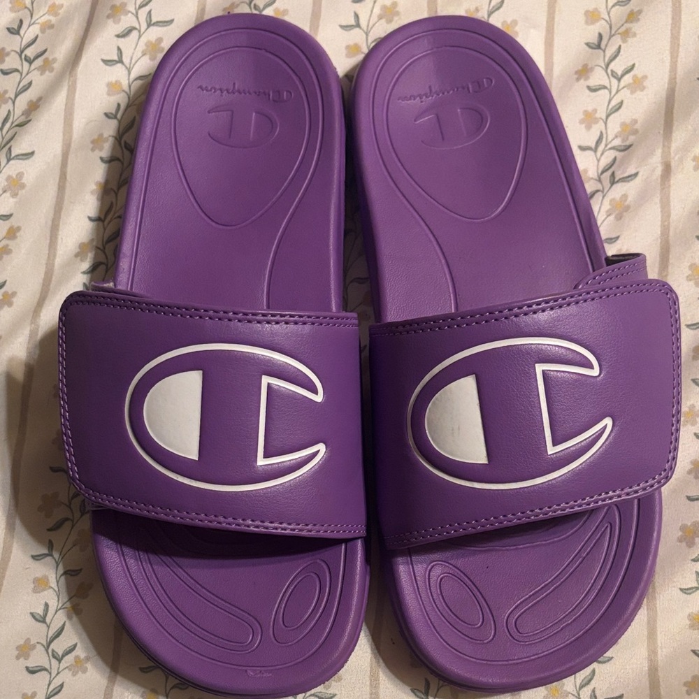 NEW WOMENS CHAMPION MEGA V SLIDE SANDALS SIZE 7